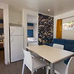 Mobile Homes And St,denis 3*