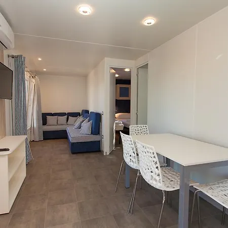 Üdülőpark Mobile Homes And St,denis