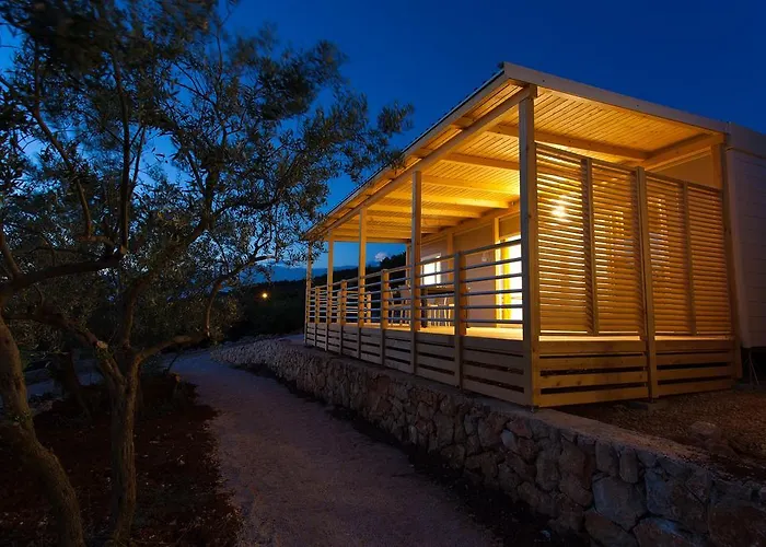 Mobile Homes And St,denis Tatil parkı 3*