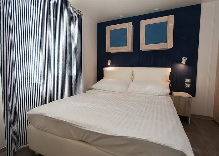 Mobile Homes And St,denis Tatil parkı 3*