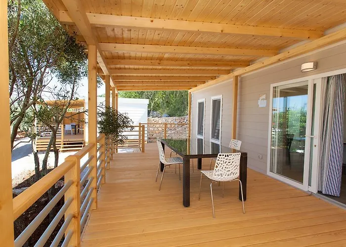 Mobile Homes And St,denis Tatil parkı 3*