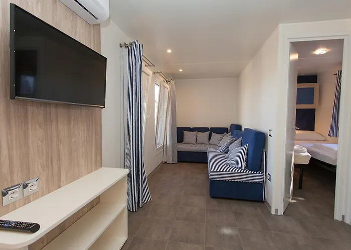 Mobile Homes And St,denis Tatil parkı 3*