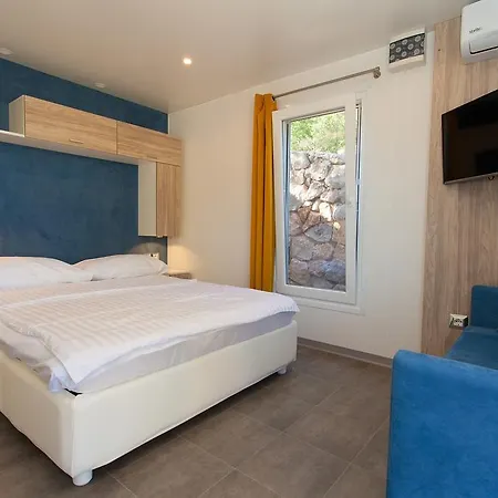 Mobile Homes And St,denis Punat