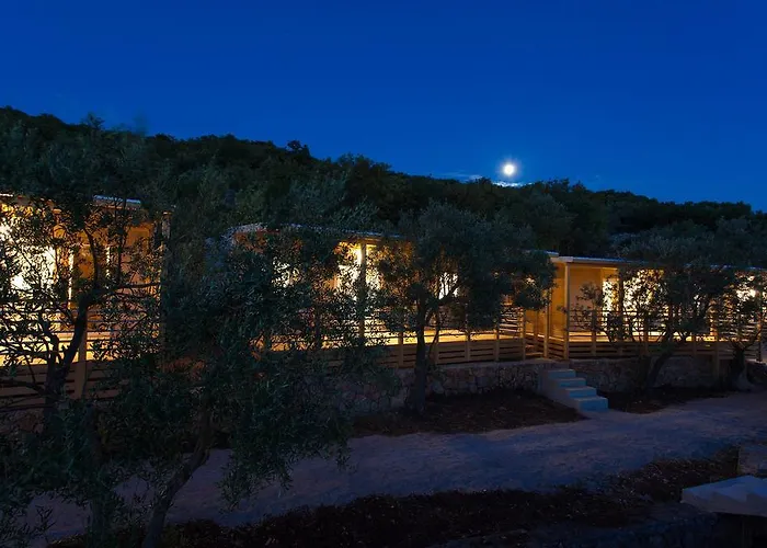 Mobile Homes And St,denis 3* 普纳特