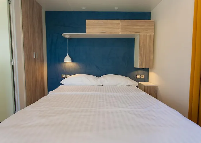 Mobile Homes And St,denis 假日公园 3*