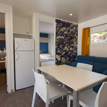 Mobile Homes And St,denis 3*