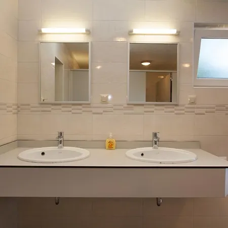 Mobile Homes And St,denis Holiday park Punat