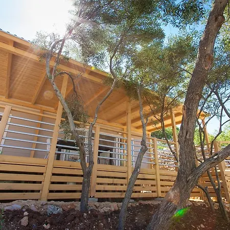 Mobile Homes And St,denis 3* Punat