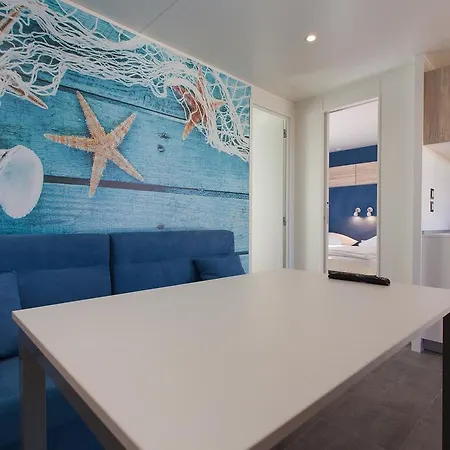 Mobile Homes And St,denis 3*