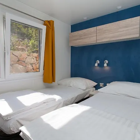 Holiday park Mobile Homes And St,denis Punat