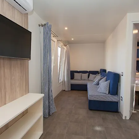 Mobile Homes And St,denis Holiday park 3*